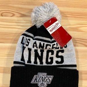🚫SOLD🚫Los Angeles Kings Beanie Mitchell and Ness